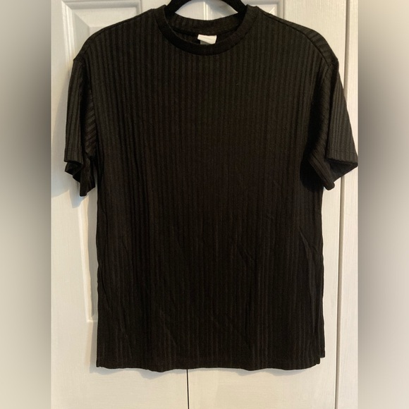 H&M knit top - Picture 2 of 5